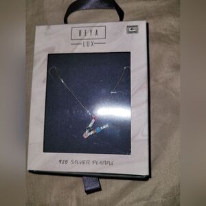 925 silver plating stone and diamond V necklace